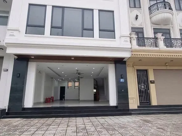 Cho thuê NHÀ 4 TẦNG – MẶT TIỀN RỘNG 8M – ĐƯỜNG 72M