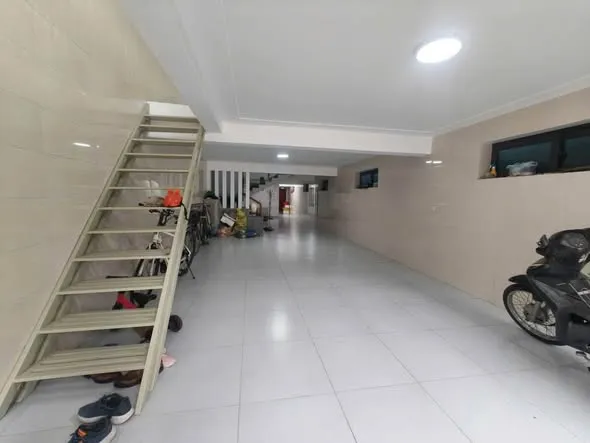 Cho thuê NHÀ 4 TẦNG TRƯỜNG VINH NGAY GÂN QUẢNG TRƯỜNG, SUN KHU TRUNG TÂM CỦA TP VINH, PHÙ HỢP LÀM VP, TRUNG TÂM, SPA...VV TRỪ HÀNG ĂN, CF