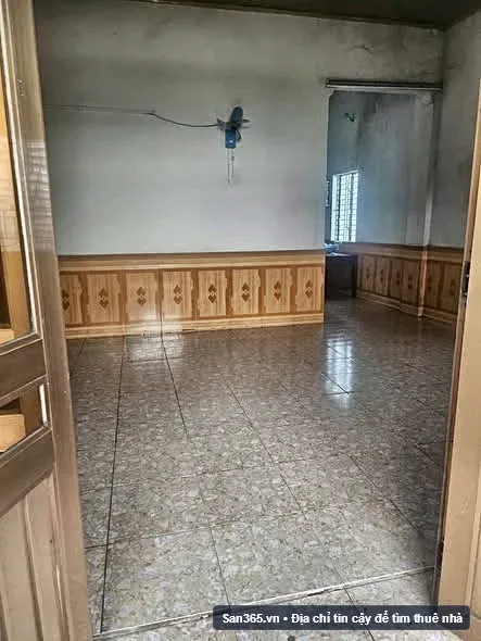 Cho thuê nhà cấp 4 S 90m2 khu vực lê lợi , 1 khách, 2 ngủ, 1vs, phù hợp hộ gia đình, cạnh trường c1,2 lê lợi, thuận tiện con cái đi hoc. Giá 5,5tr. Liên hệ 0376619809
